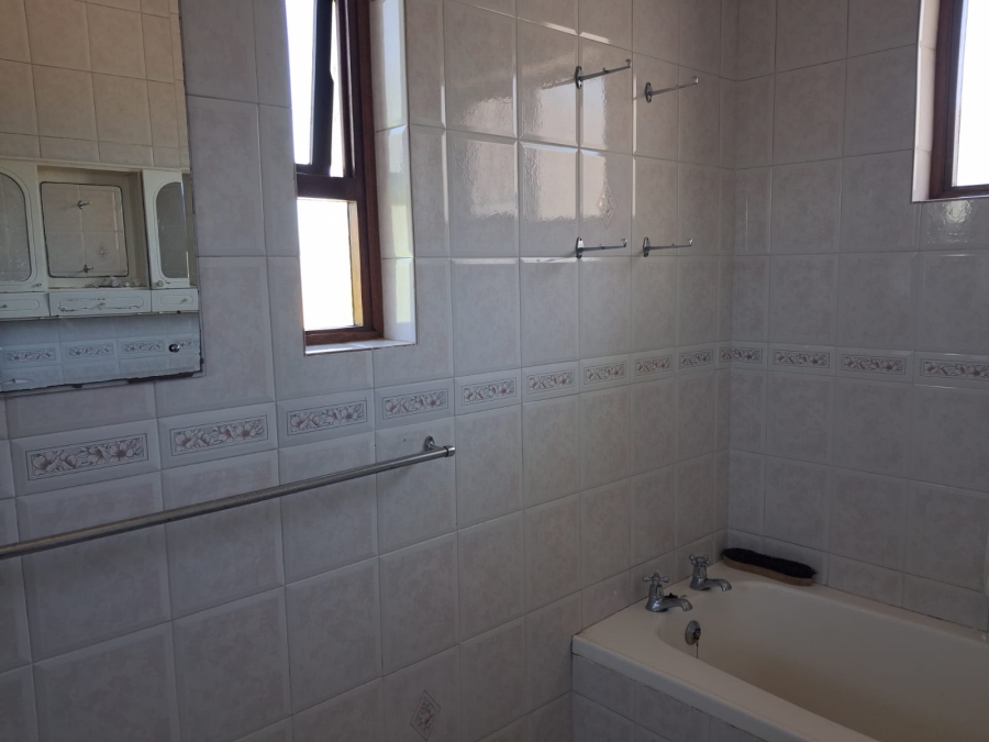 To Let 3 Bedroom Property for Rent in Selborne Eastern Cape